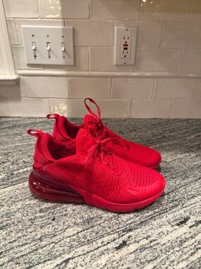 Youth Nike Air Max 270 University Red CW6987-600 Size 7/Women’s 8.5